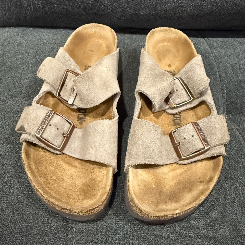 Birkenstock Women's Sandals in Beige Suede size 39